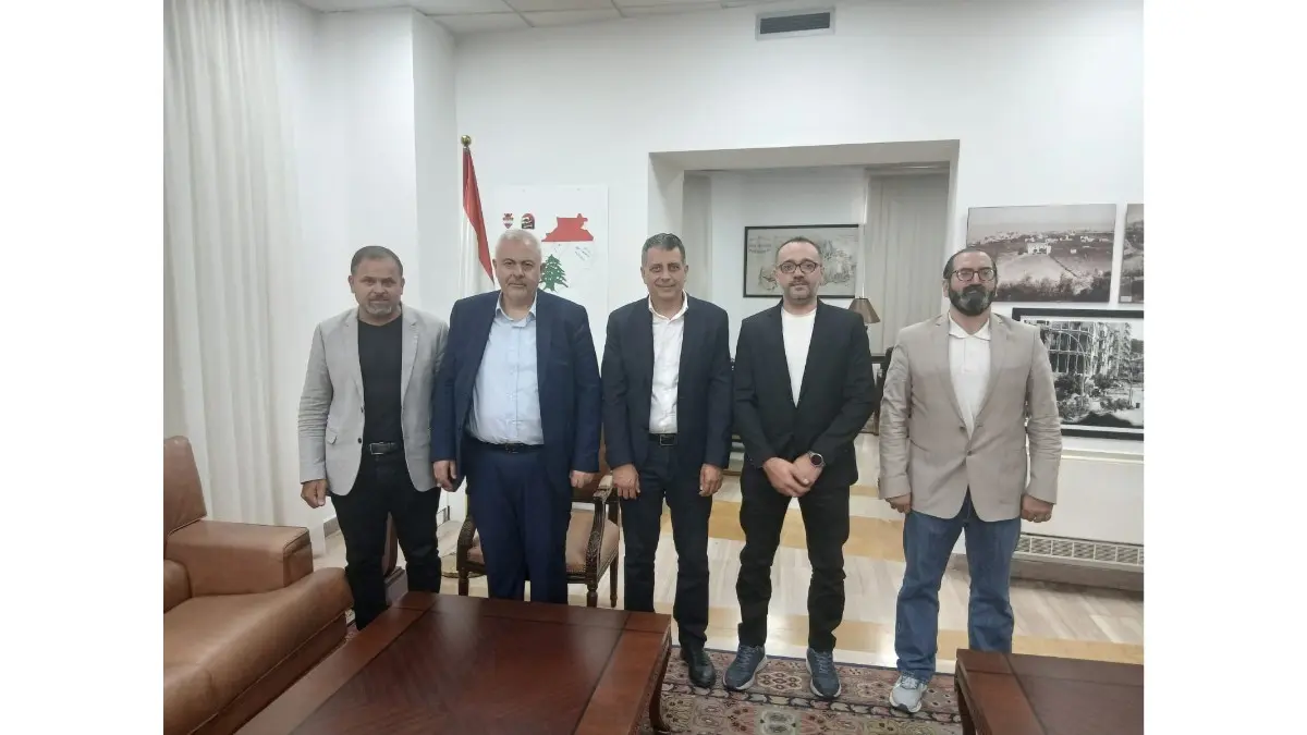 وفد من النادي اللبناني للدراجات النارية اطلع محافظ بيروت على حملات التوعية على السلامة المرورية