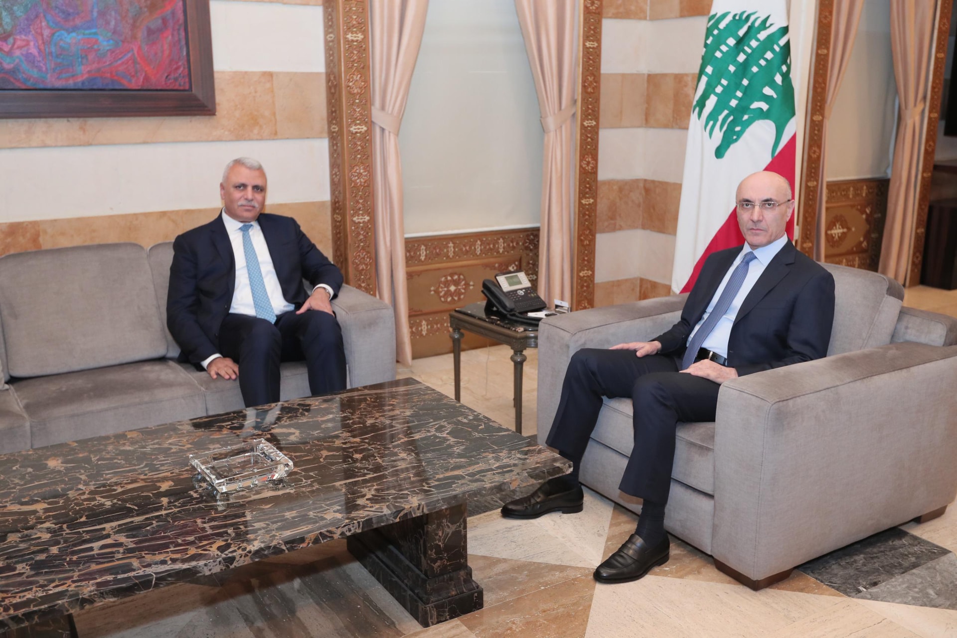 البصمة البيومترية بين وزير الداخلية واللواء شقير