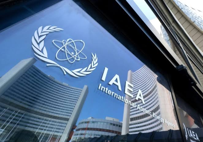 وكالة الطاقة الدولية تحذر: تصعيد واشنطن وطهران يهدد فائض سوق النفط في 2027